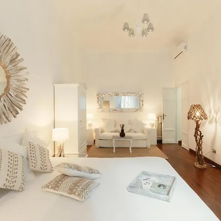 Via Frattina Apartment Rome