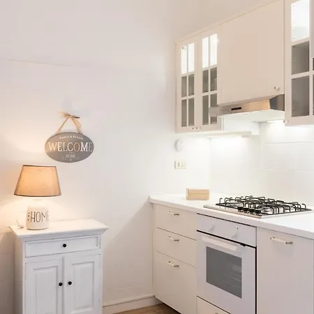 Via Frattina Apartment Rome