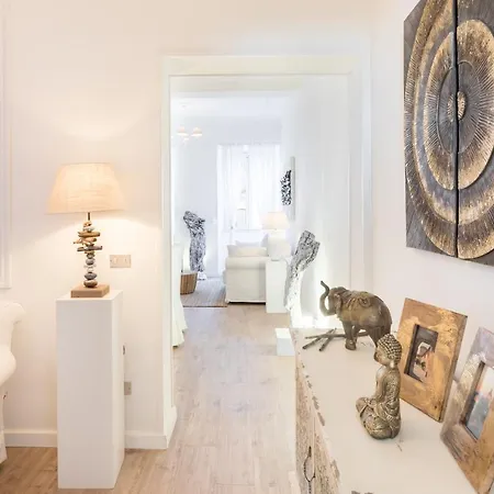 Via Frattina Apartment Rome